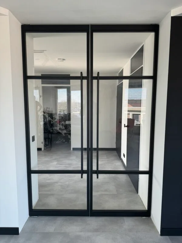 Taatsdeur met dubbele ongelijke vakken