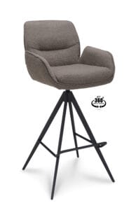 Arno met arm 80 - Bruin