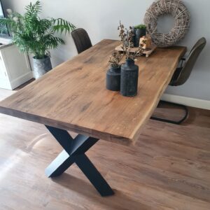 Rechte eiken tafel met X poot